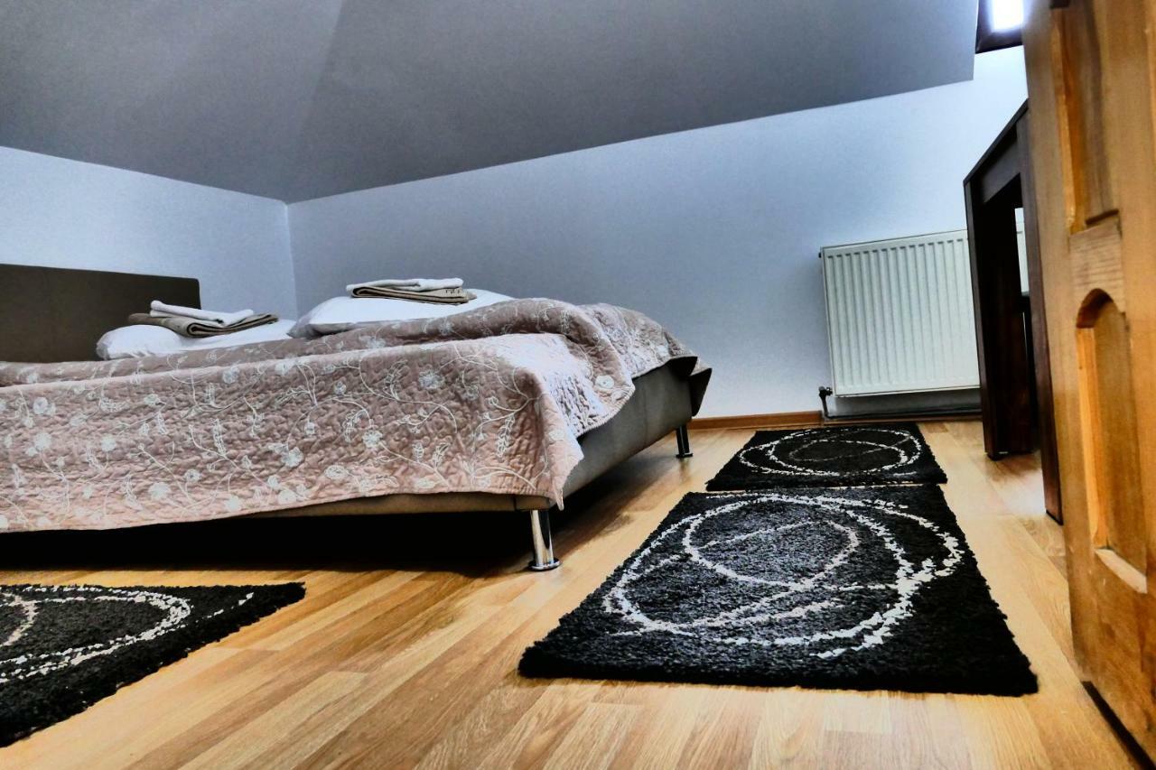 Pensiunea Roua Florilor Hotel Anina Luaran gambar