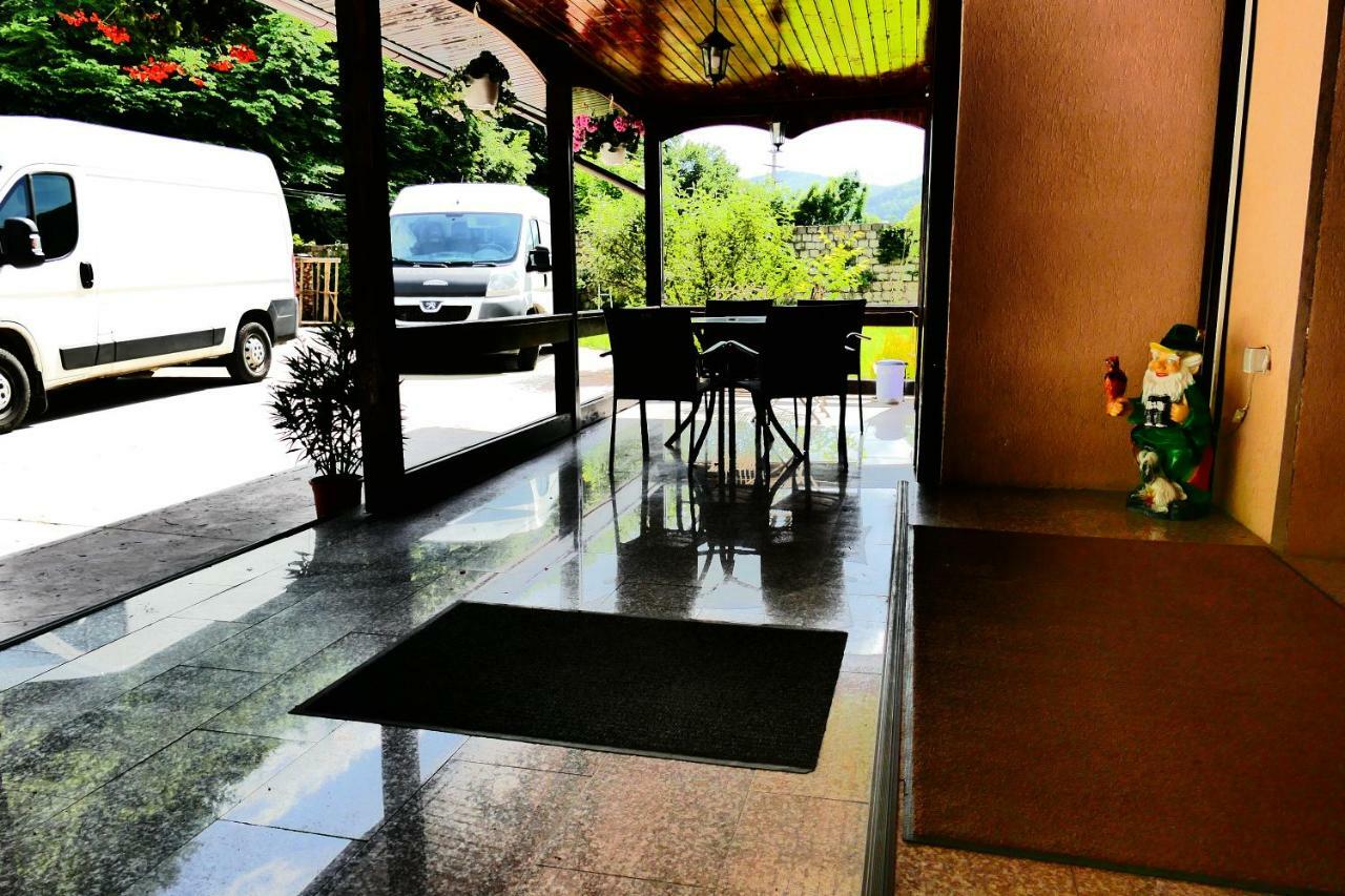 Pensiunea Roua Florilor Hotel Anina Luaran gambar
