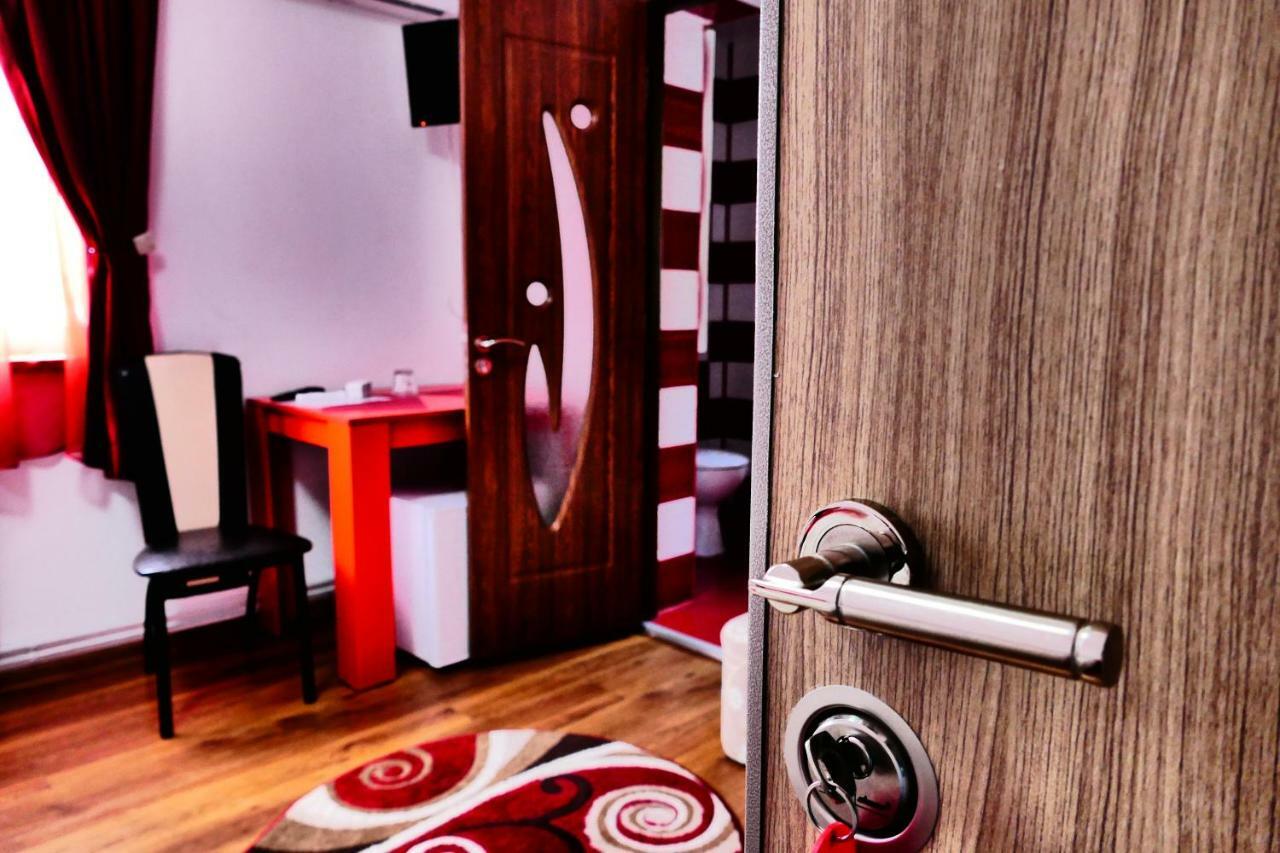 Pensiunea Roua Florilor Hotel Anina Luaran gambar