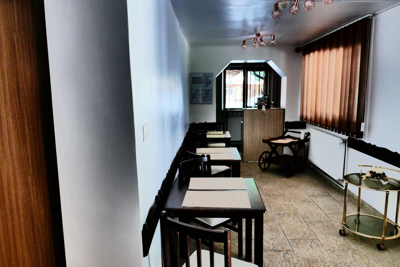 Pensiunea Roua Florilor Hotel Anina Luaran gambar