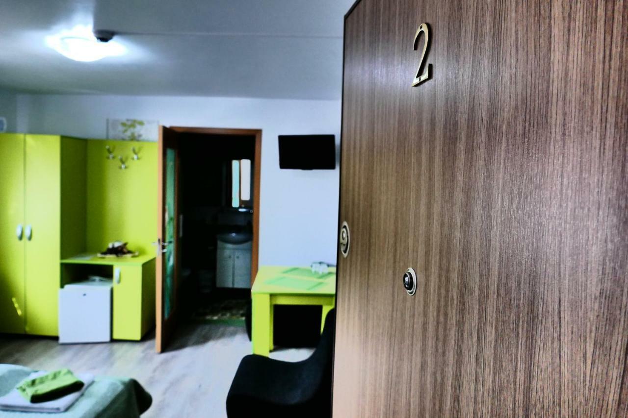 Pensiunea Roua Florilor Hotel Anina Luaran gambar